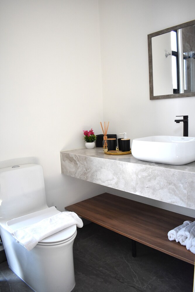 Xoe Mini-suites and Apartments