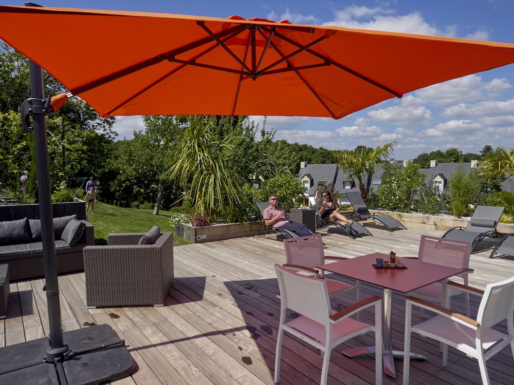 Logis Hotel Belle Vue view 4