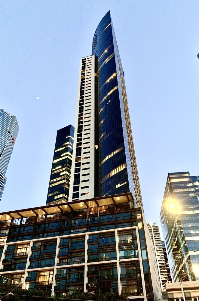 2-BRM Apartment Yarra River View Skyline