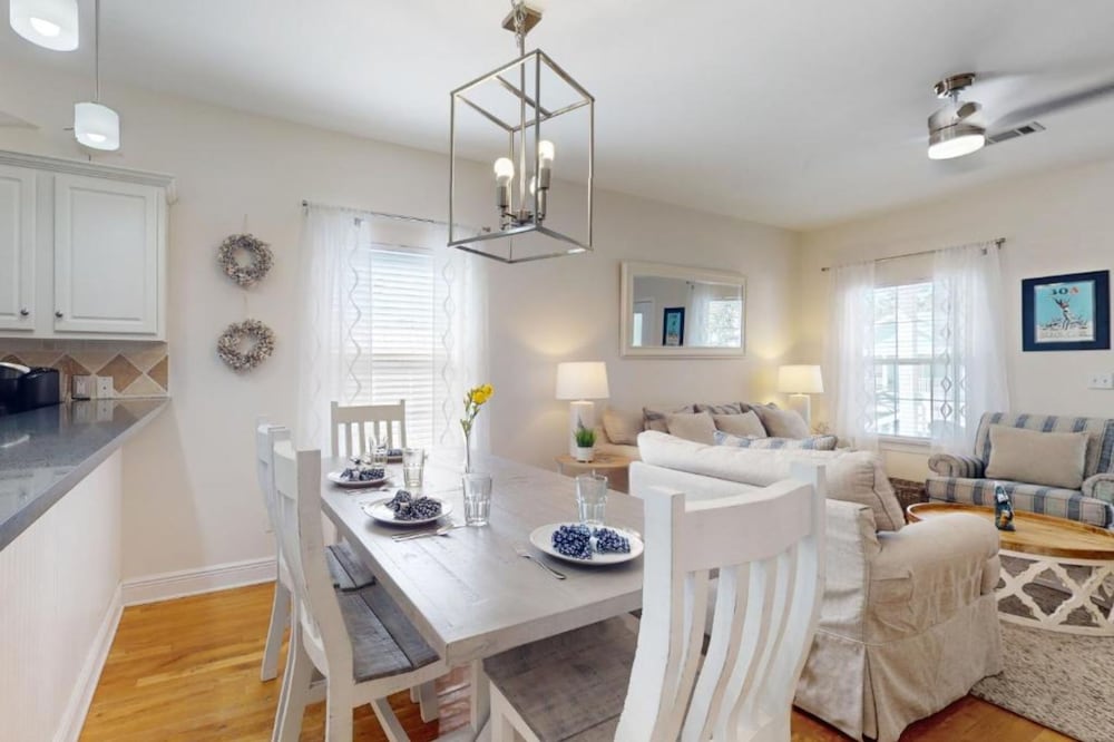 Rileys Retreat - 3BR 2BA Home With Private Pool and Gas Grill!