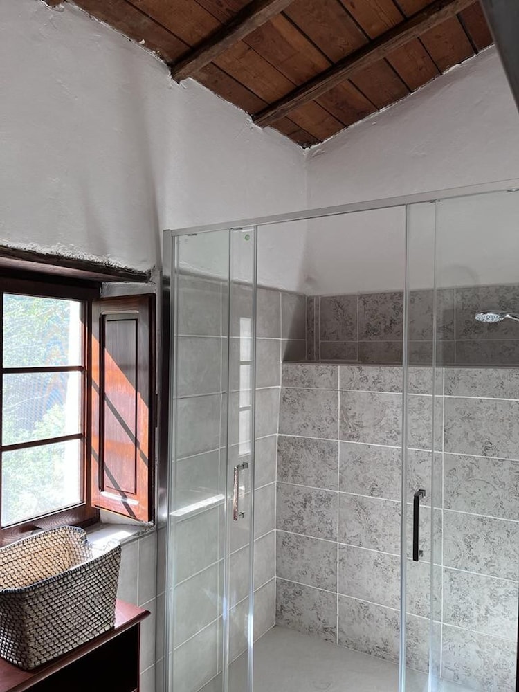Casale Rustico con Piscina Privata e Ampio Parco