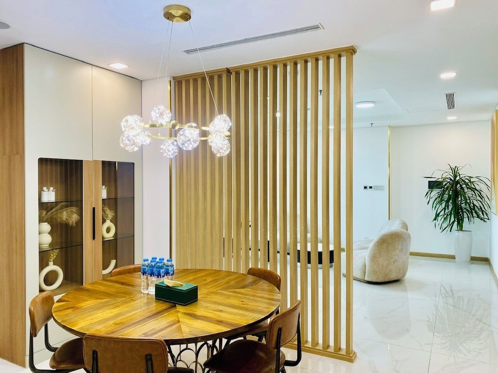 Serenity Serviced Apartments-Landmark 81