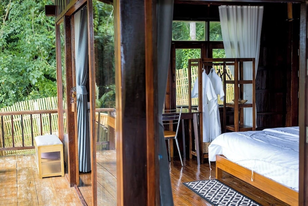 Baan Lhong View Lay