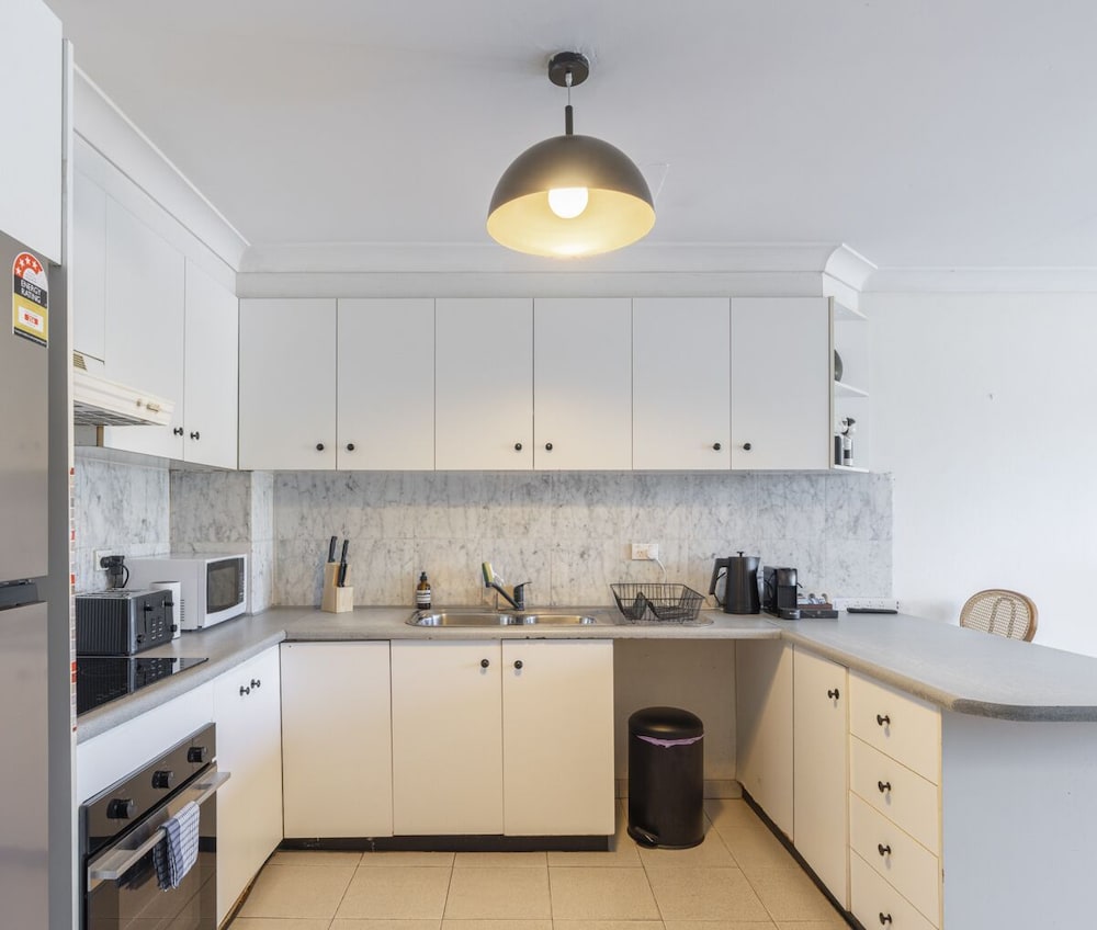 Kozyguru | Balmain | Townhouse bridge view or Charming Comfy Studio