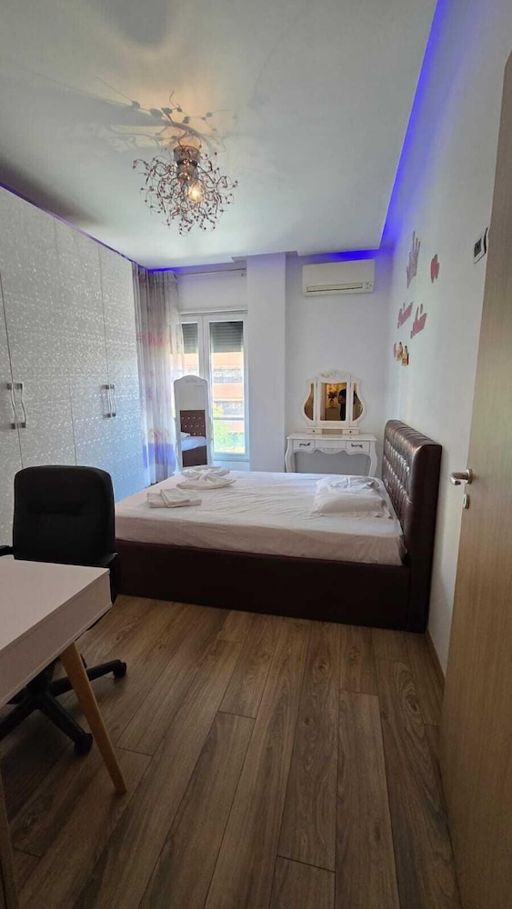 Tirent Apartment-Spacious 2-Bedroom Stay in Delijorgji Tirana