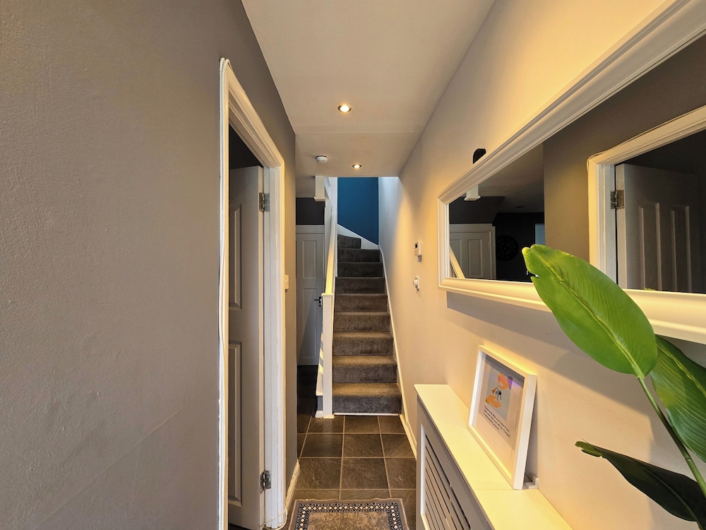 Cozy 4 Bedroom House in the Heart of Brixton