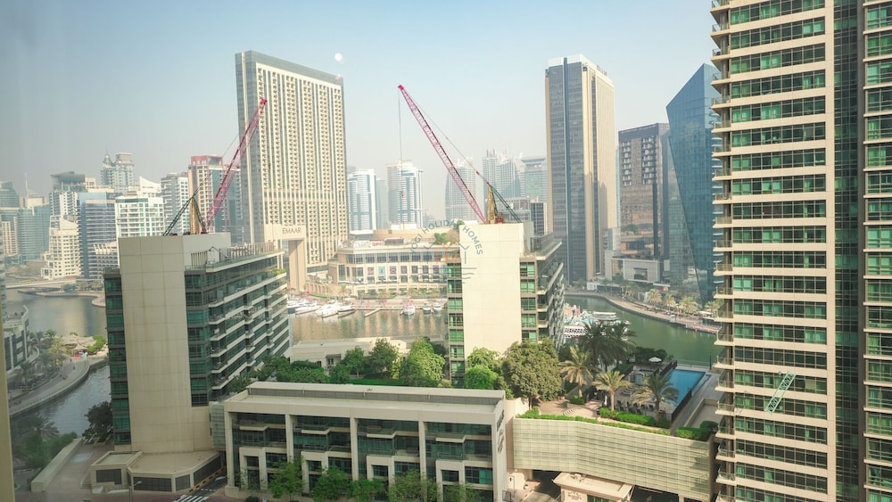 Premium 1 BR Stunning Marina & Sea Views