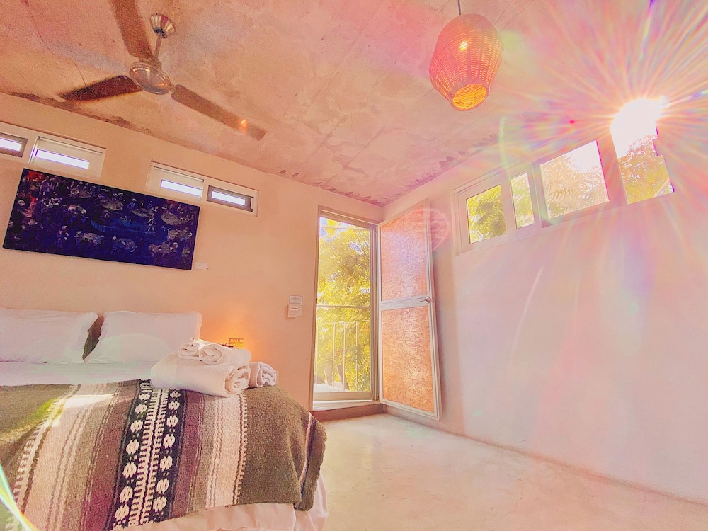 Perro Surfero Hotel Boutique - Todos Santos, BCS