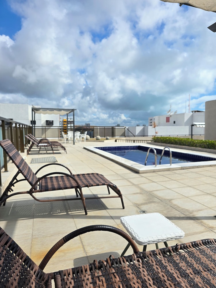 Apto na Jatiuca c Piscina na Cobertura