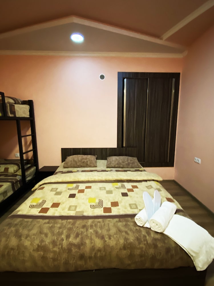 Domino Yerevan Hostel & Tours