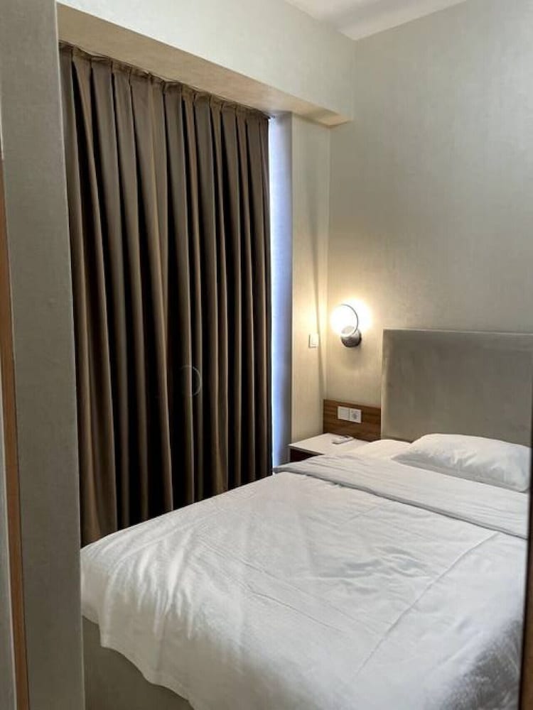 Brand-new 3 1 Apartment w Terrace Near Mall of IST