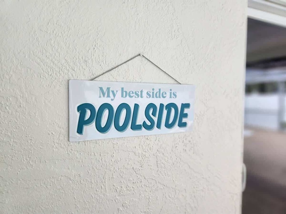 Brooksville Oasis! 3 Bedroom, Heated Pool Home