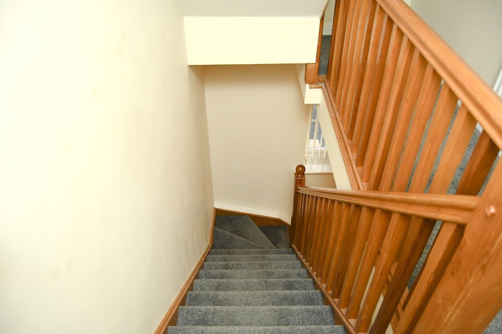 Warrington Suites by Relax Stays