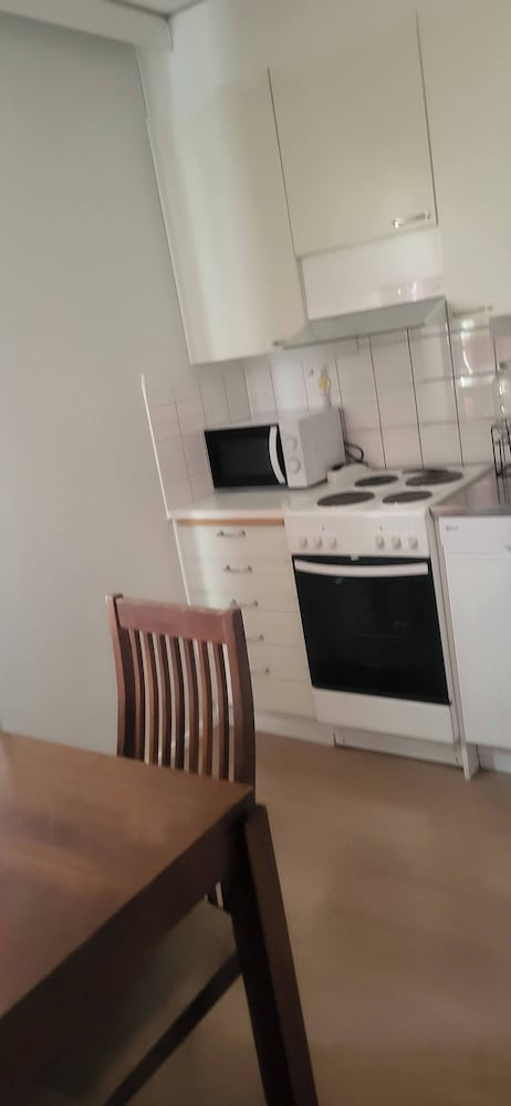 Cozy 2 Bedroom Apartment in Central Espoo, Close to Matinkylä Metro Station