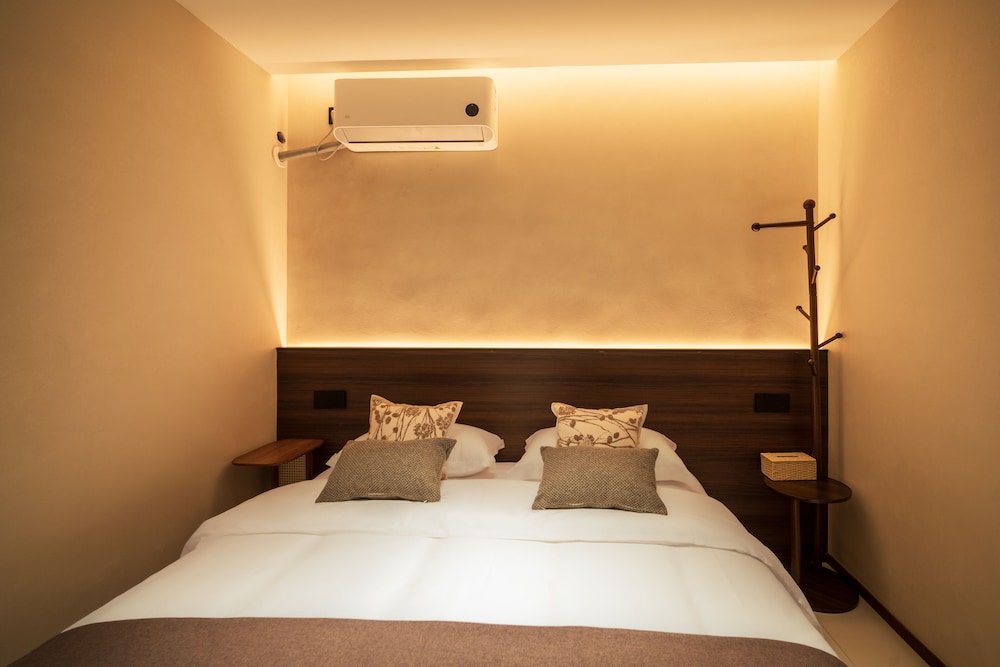 Jingdezhen Streamside B&B (Taoxichuan Cultural & Creative Zone Branch)