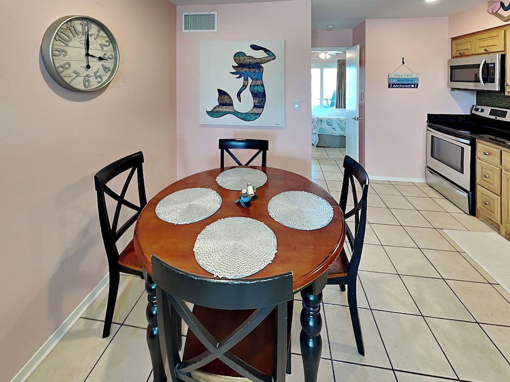 Mermaids Den by Miss Kitty’s