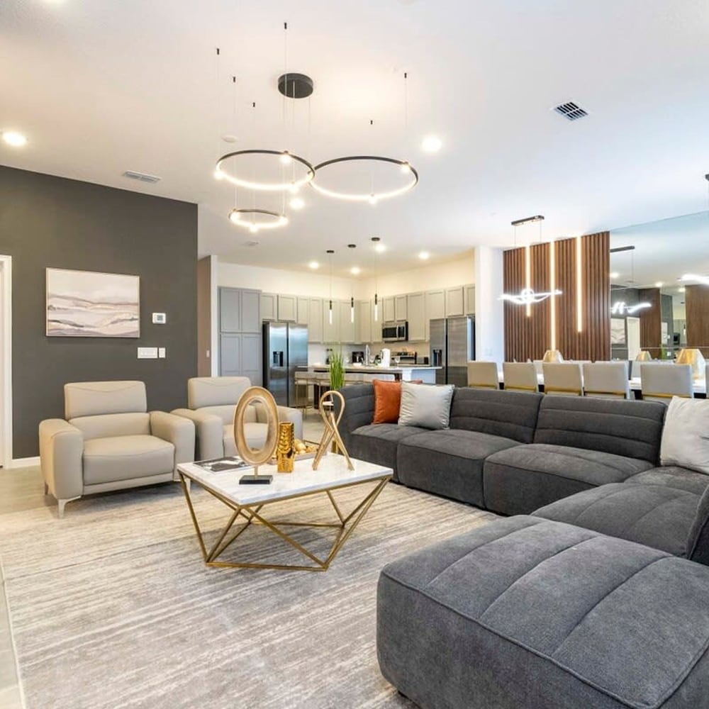 6163 Fantastic Home With 12bd