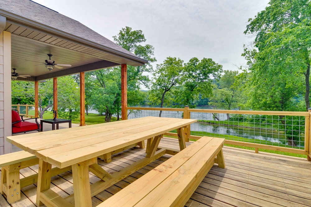 Waterfront Getaway w/ Patio on the White River! view 3