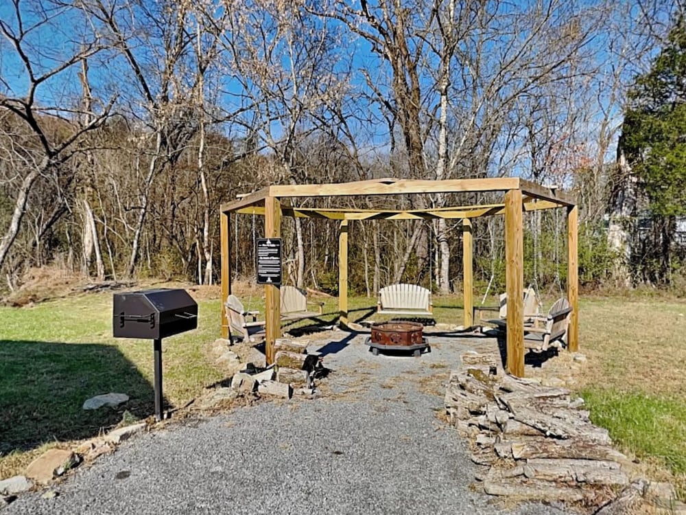 Swinging S'mores by Jackson Mountain Rentals