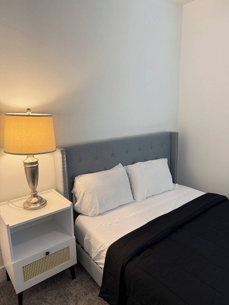 Mansfield Room 3