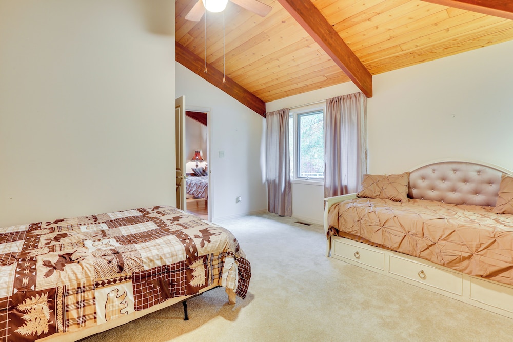 Secluded Countryside Home w/ Deck in Siler City