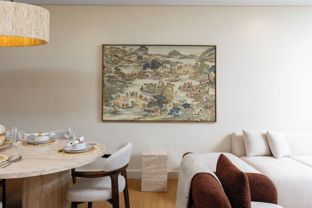 Maison Privee - Chic Downtown Living w/ Dubai Cityscape Views