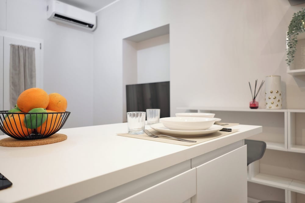 JOIVY Modern City Centre Flat