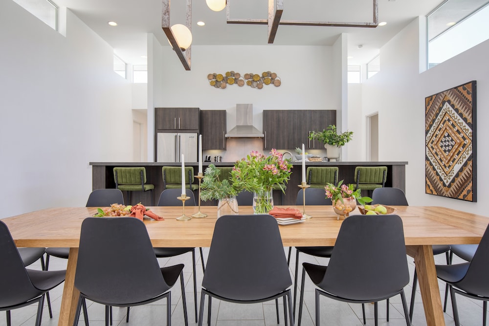 The Polo Villas by AvantStay – Modern Oasis Near Empire Polo Club