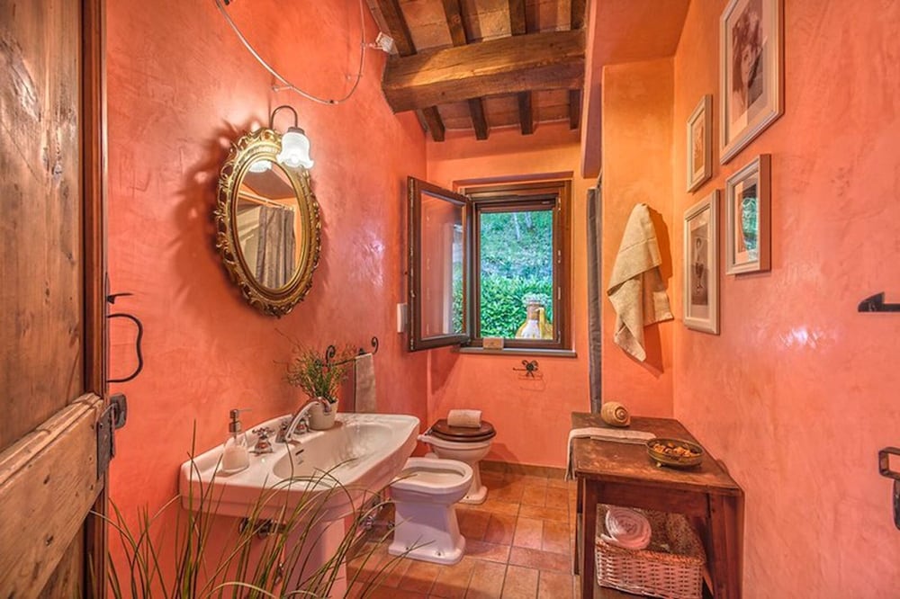 Casale Degli Ulivi 12 by Marche Holiday Villas