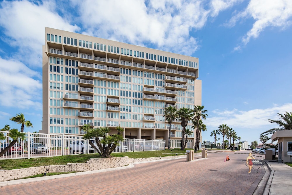 Bahia Mar-Solare Beachfront & Two Pools