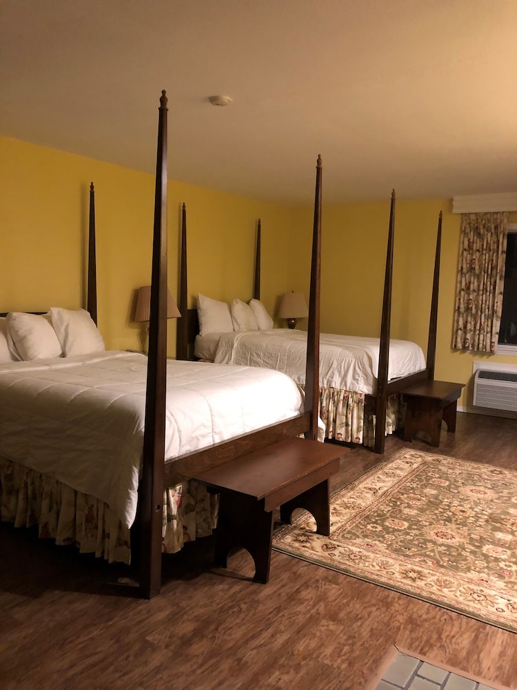 Delamater Inn
