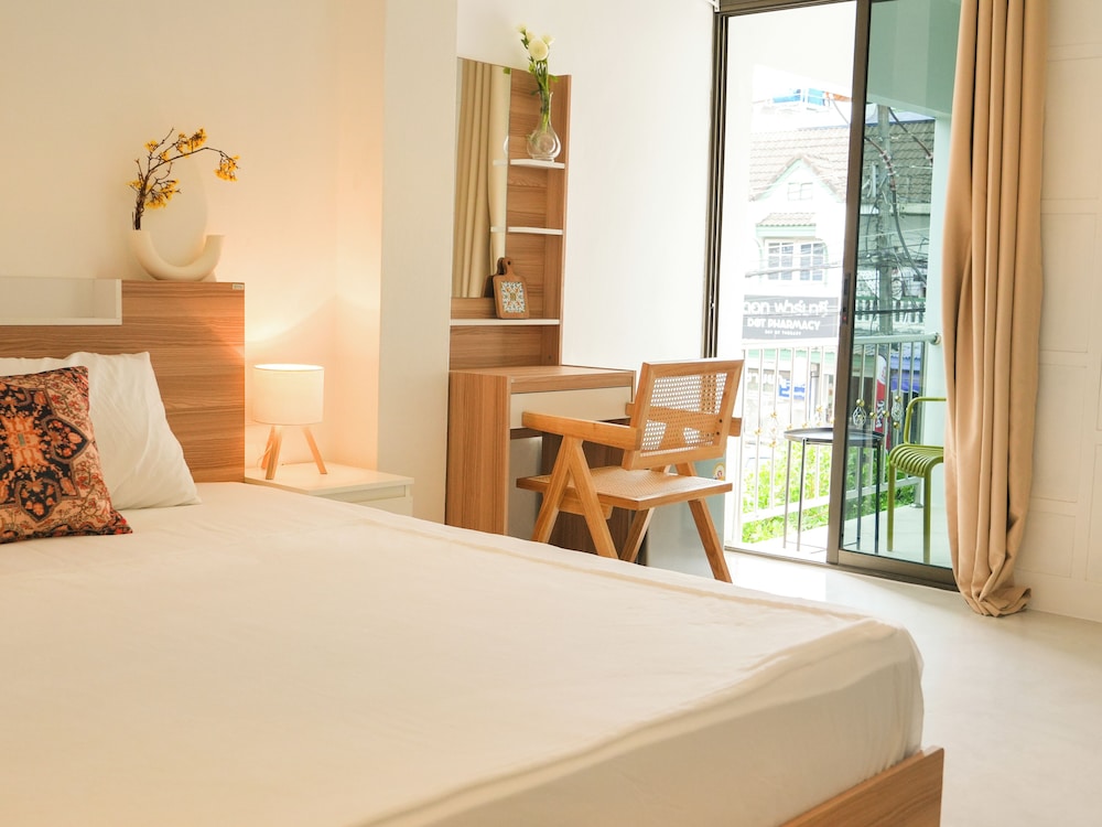 PLACE HOTEL