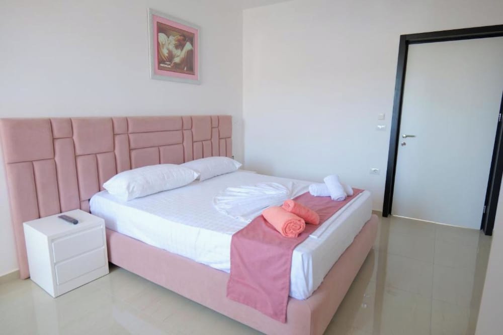 Vila Xhafa