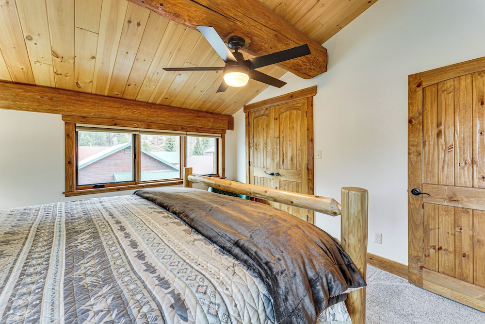 Cabin 3/4 Mi to Red River Ski & Summer Area