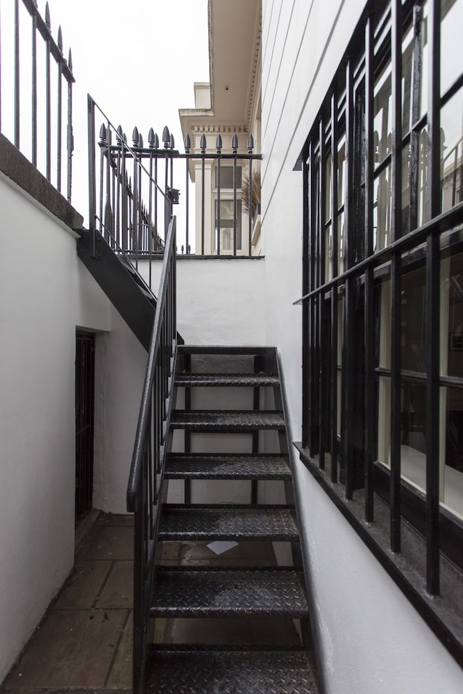 balcony