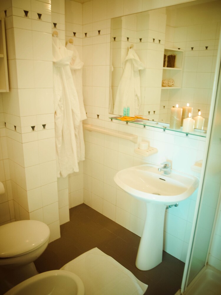 Residence Internazionale en Rimini — bathroom