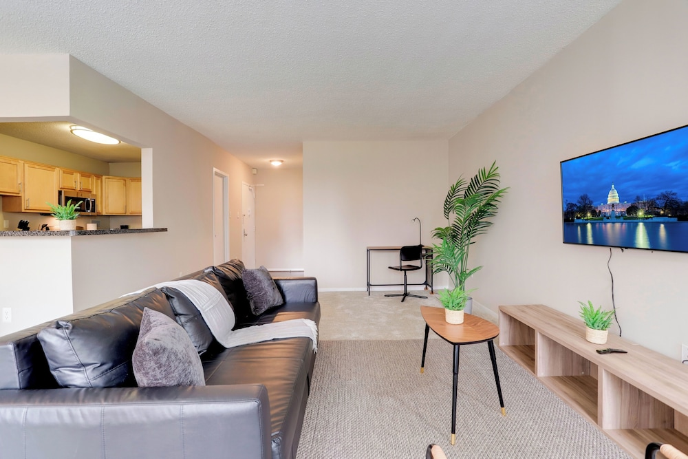 Modern Apartment with Top Amenities