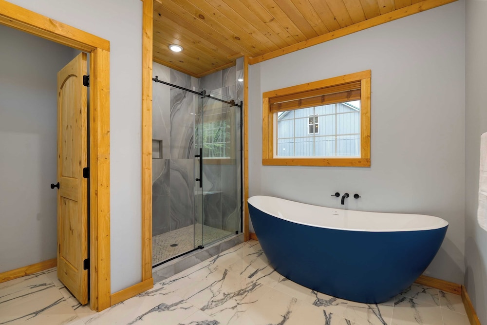 Cabin w/ Hot Tub, Game Room & Scenic Smoky Mountain Views Perfect by Avantstay