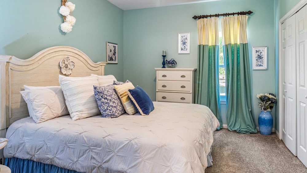 Southern Charm by Southern Vacation Rentals