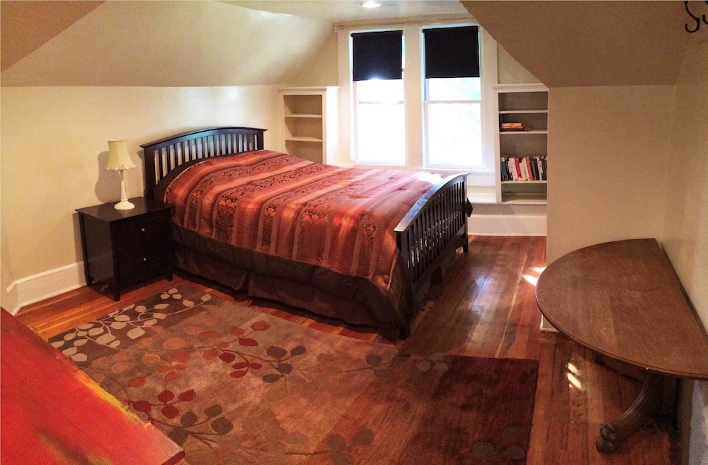 Historic Pugsley Manor House