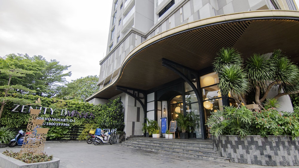 Le Places ZENITY Apartment District 1