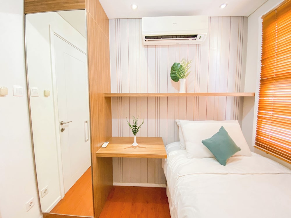 Cozy and Simply 2BR Apartment at Parahyangan Residence