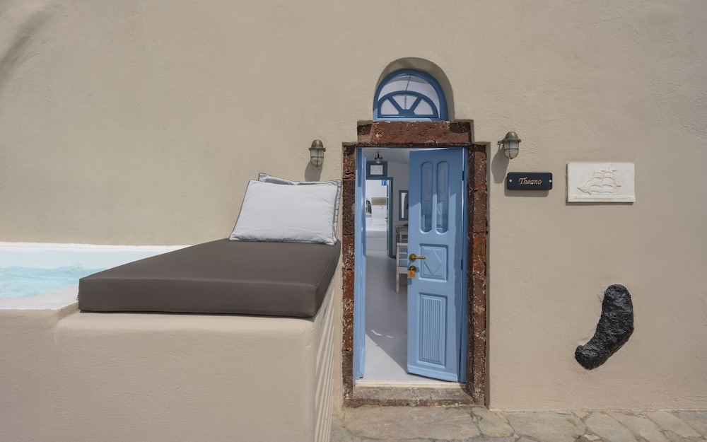 Nano Oia Villas