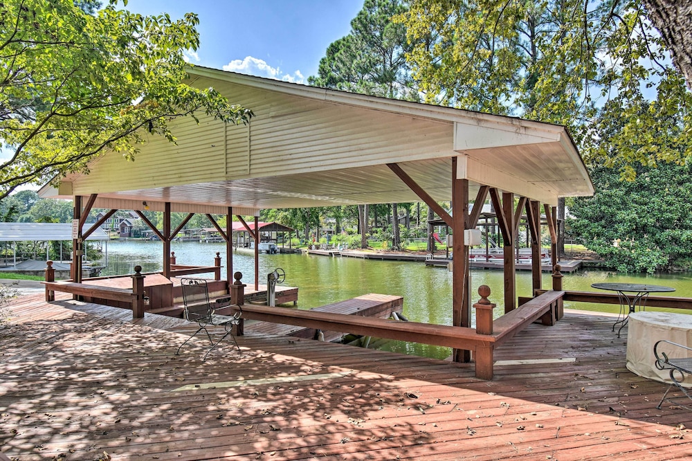 Lakefront Home w/ Private Dock in Hot Springs! view 4
