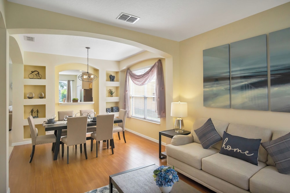 Enchanted 5BR Townhome Disney Fun Awaits