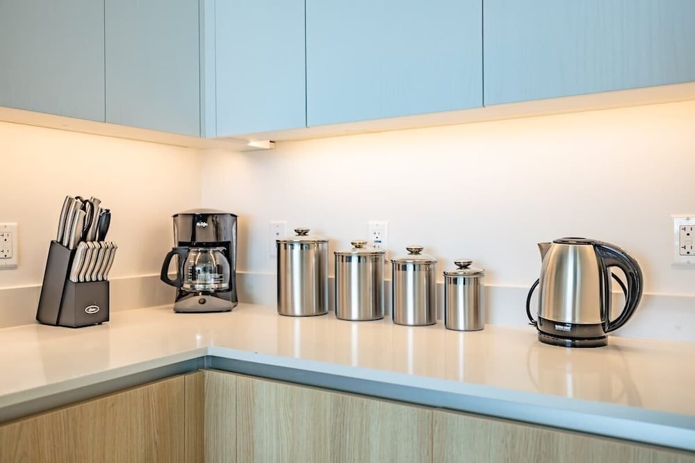 @ Marbella Lane - Sleek Corner Ocean View