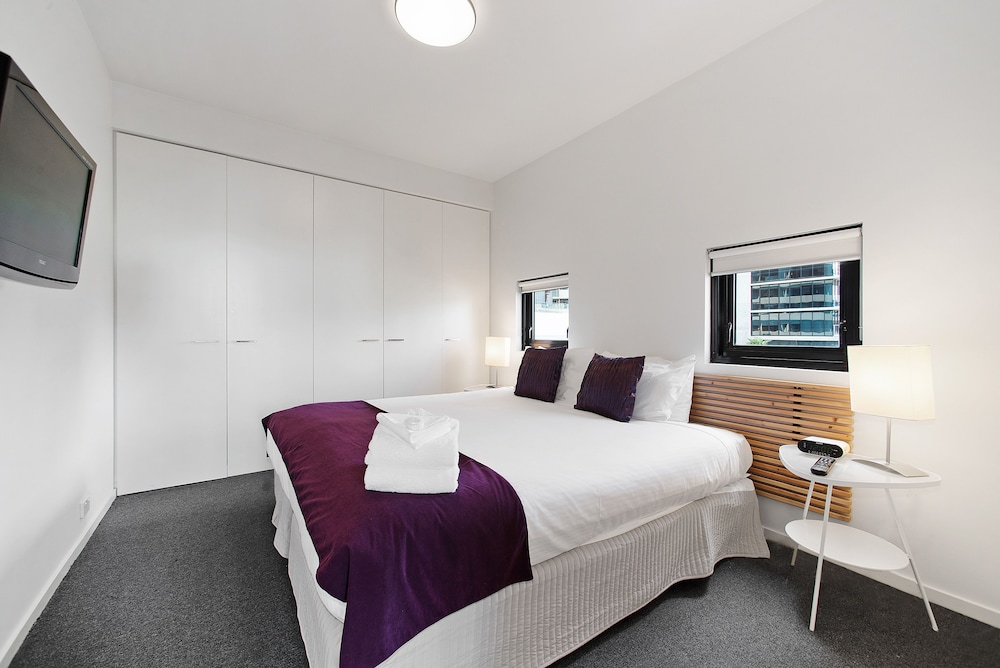 Docklands Private Collection of Apartments - NewQuay-3
