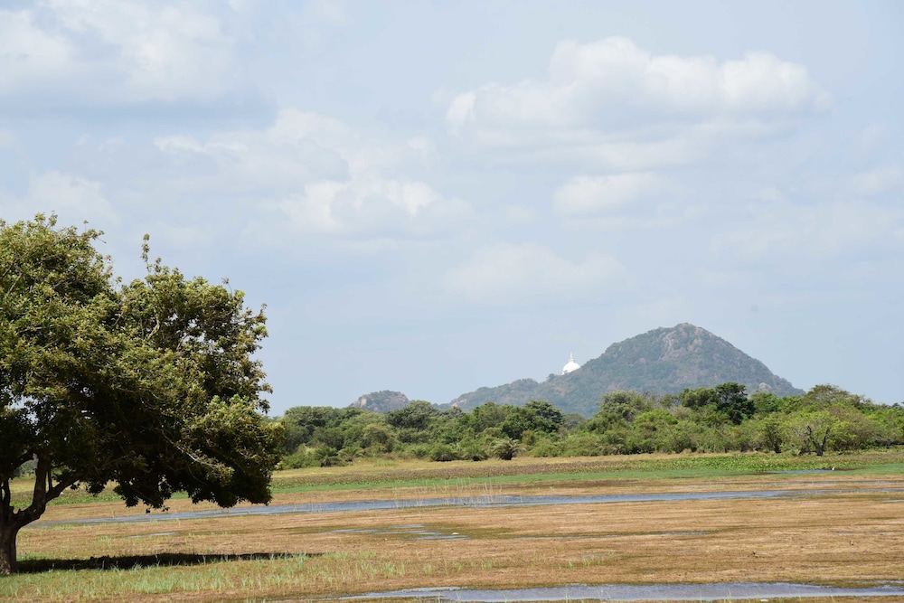 Indika Lake Resort