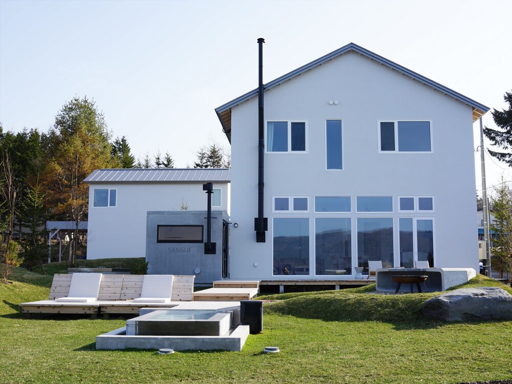 Sansui Lakeside Villa