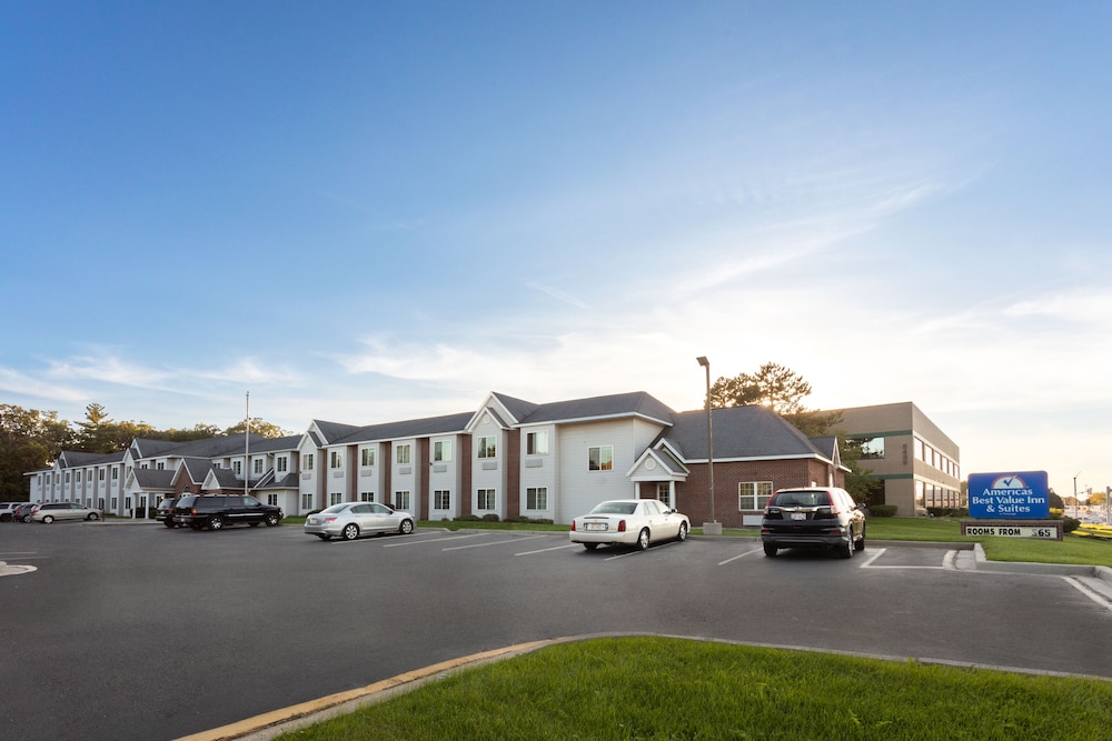 Milwaukee Vacations - Americas Best Value Inn  Suites Racine - Property Image 1
